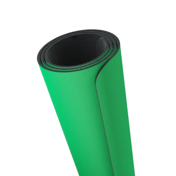 Mata do gry firmy Gamegenic w kolorze zielonym. Zwinięta