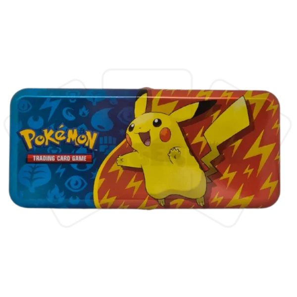 Pokemon TCG Metalowy piórnik. Na przodzie Pikachu i logo Pokemon TCG