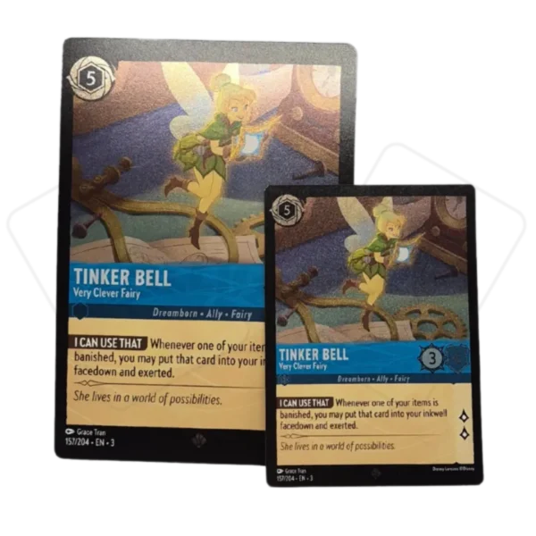 Dwie karty dostępne w zestawie. Duża karta foil i mała karta foil Tinker Bell "Very Clever Fairy"